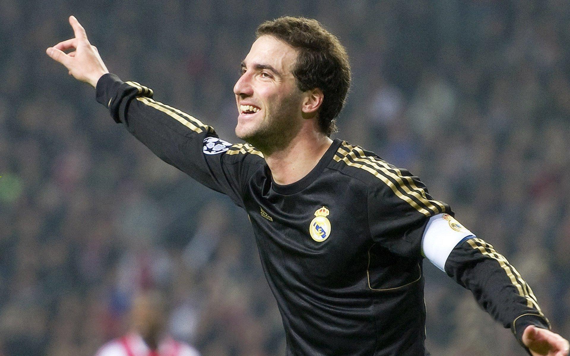 惊天绝杀!曼联补时逆转曼城,英超争冠悬念再起