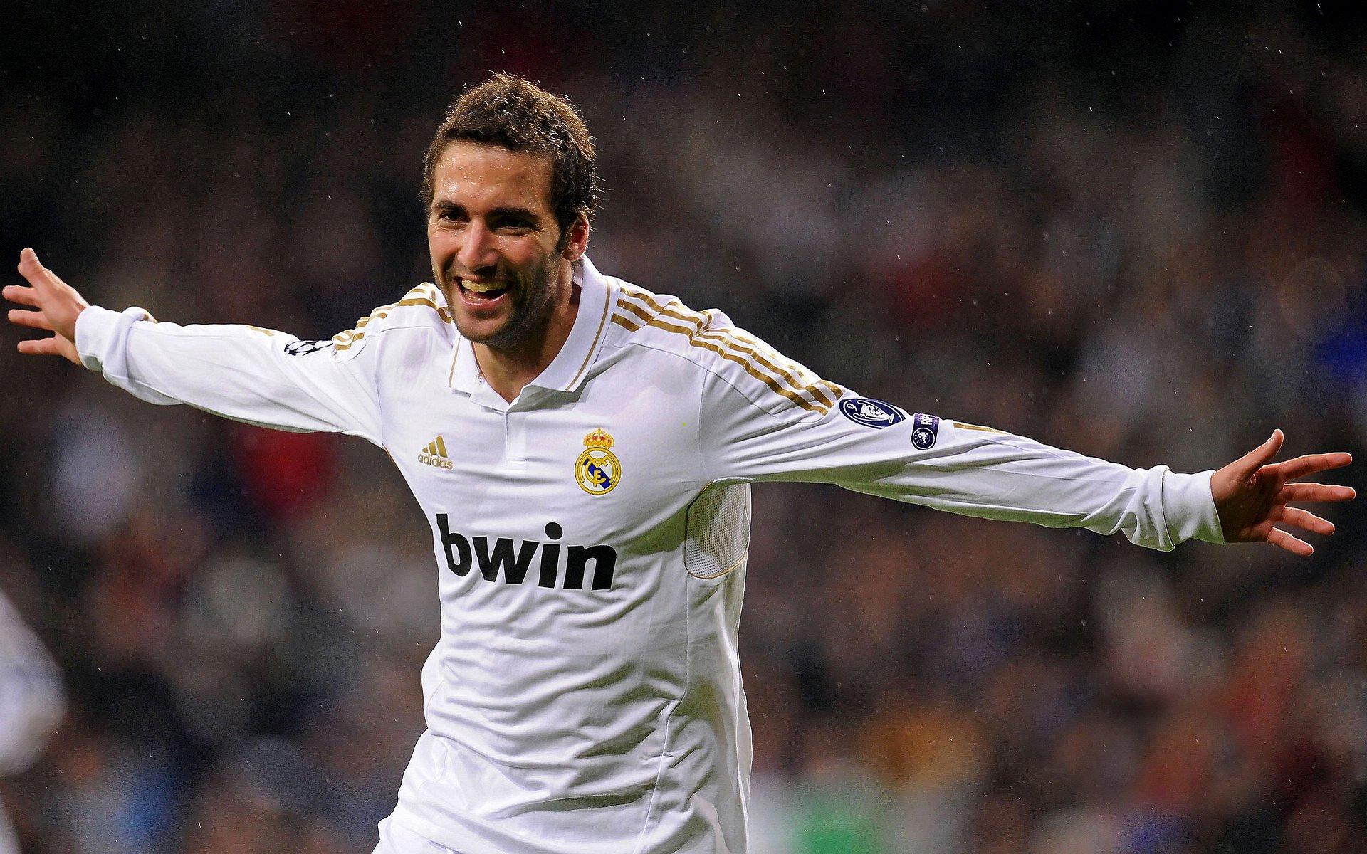 皇家马德里逆转巴塞罗那 西甲争冠悬念再起