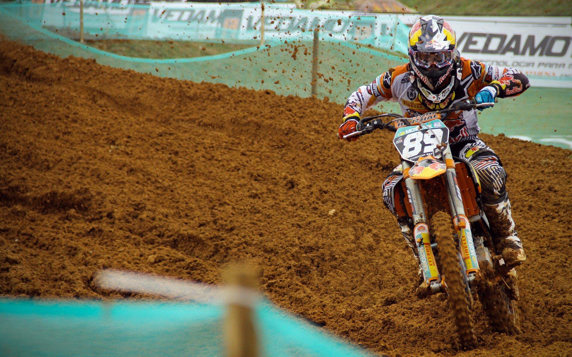 王者归来!XX队强势卫冕联赛冠军,创历史新纪录